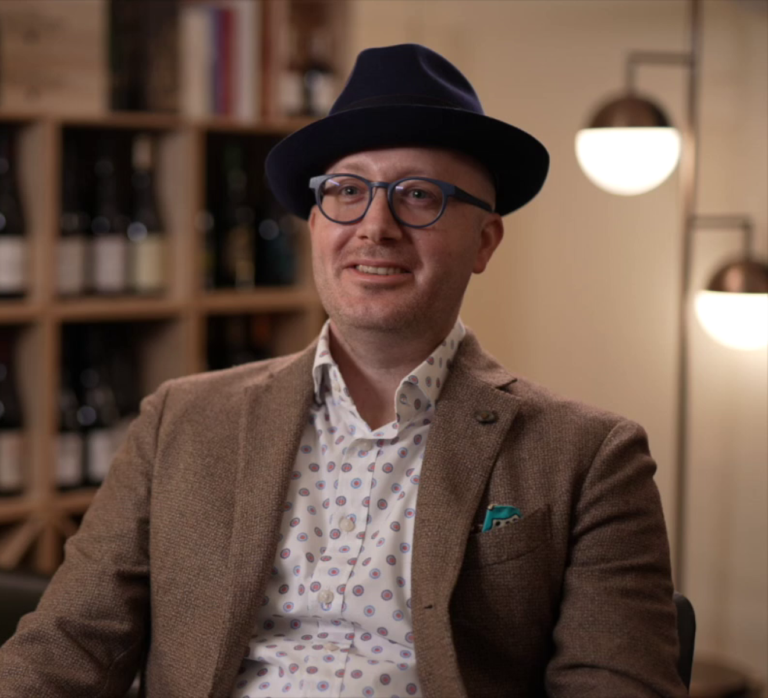 Ryan Looper, Director De Maison East
