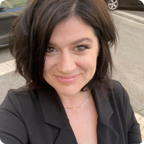 Portrait of Melissa Singer, former Marketing and Knowledge Base Content Lead at Melio.